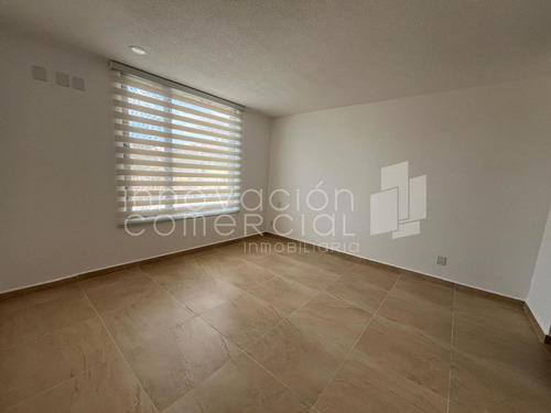 Casa En Renta En Distrito Sophia De 3 Niveles