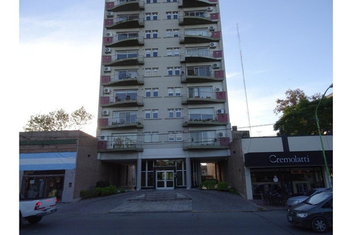 Imagen 1 de 14 de Departamento Frente A La Plaza, Edificio Corona Plaza