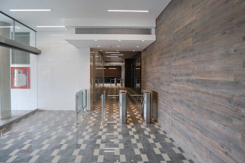 Imagen 8 de 11 de Se Vende Centro Empresarial 13156m² 2h/3b/2p Lomas Del Sol