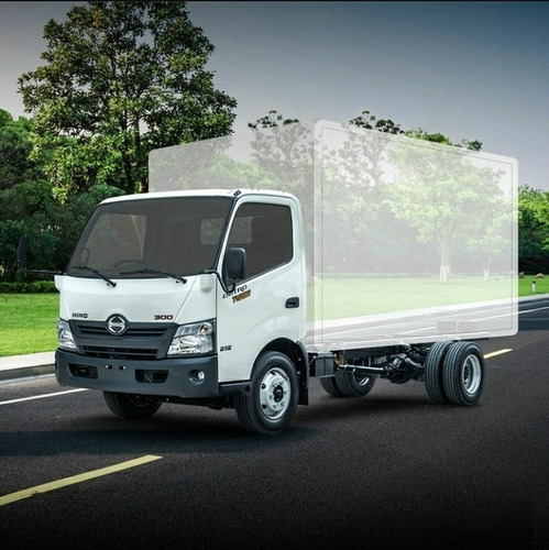 Imagen 2 de 9 de Dutro City Hino 300 2023.