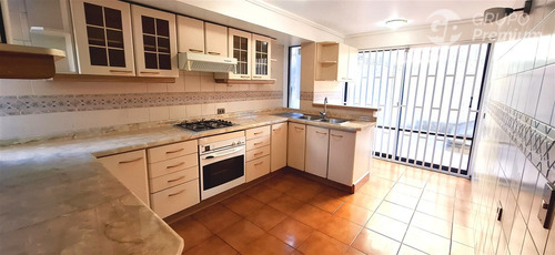 Departamento En Venta De 4 Dorm. En Concepción