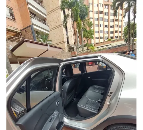 Renault Logan 1.6 Privilege / Intens