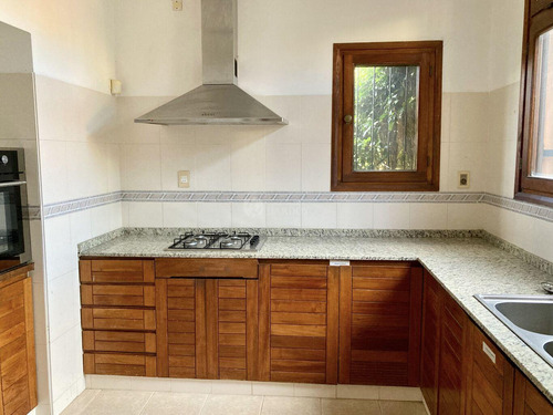 Venta Casa Con Renta Carrasco 4 Dormitorios Jardin Piscina Destino Vivienda Oficina Desarrollo Comer