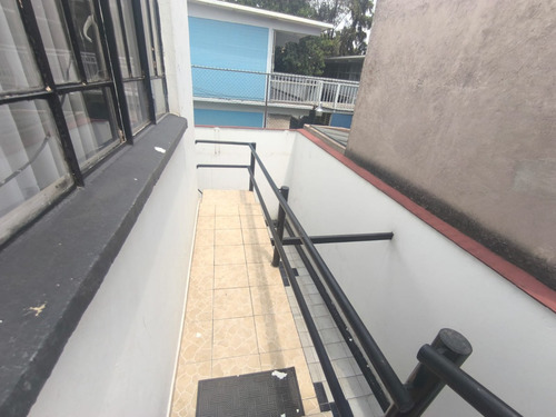 Casa Duplex A 1 Cuadra Estación Metro Potrero Con Tres Estacionamientos