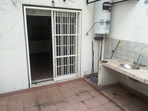Imagen 7 de 12 de Planta Baja / Con Patio Propio Y Parrilla!