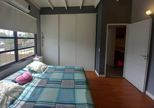 Venta Casa Con Piscina En Maquinista Savio Escobar