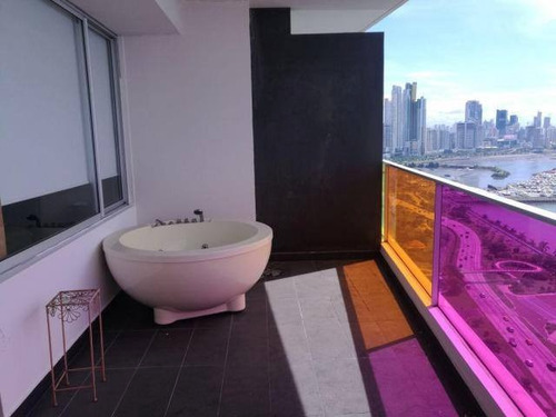 Imagen 10 de 11 de Venta De Apartamento Amoblado En Element Av. Balboa 17-4840