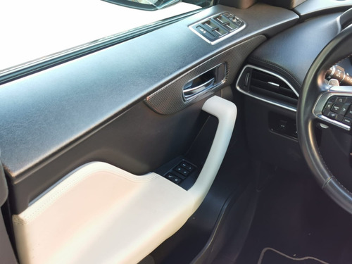 Imagen 13 de 15 de Jaguar F-pace 3.0 First Edition At
