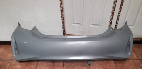 Parachoque Trasero Toyota Prius C 2018-21 Original 