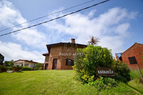 Casa En Alquiler Temporal En Piriápolis, Ideal Para Disfrutar En Vacaciones, Tres Dormitorios, Baño. A Metro Del Mar