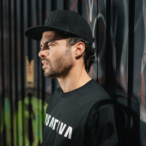 Gorra Insativa Visera Plana Logo Negro