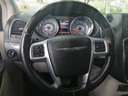 Imagen 12 de 15 de Chrysler Town & Country Limited 2012