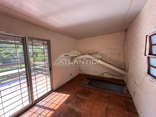 Venta De 3 Propiedades, En Un Terreno Esquina, Excelente Punto De Villa Argentina Norte, Sobre Av 18. Inm Atlántida.