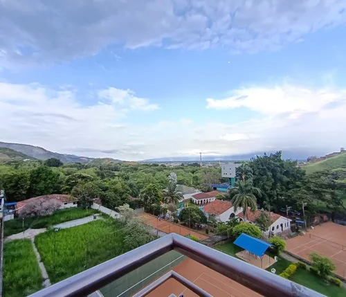 Se Alquila Hermoso Apartamento Duplex En Menga, Quinto Piso Con Ascensor