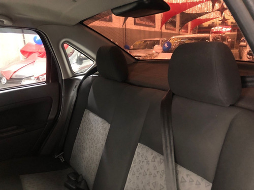 Imagem 10 de 15 de Ford Fiesta Sedan 1.6 Ano 2011