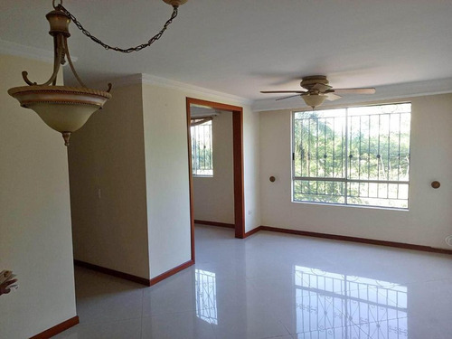 Venta Apartamento En Prados Del Limonar, Sur De Cali 1027.