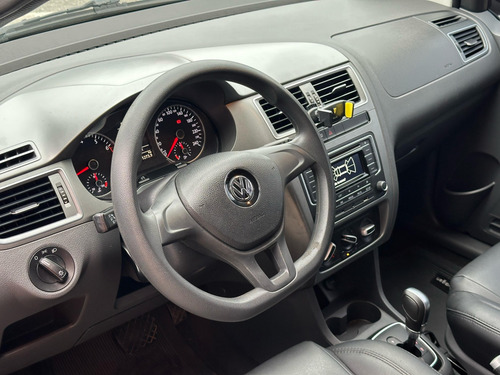 Volkswagen Fox 1.6 MSI TOTAL FLEX CONNECT 4P I-MOTION