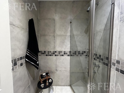 Venta Casa De 5 Ambientes Con Patio Y Cochera En Wilde