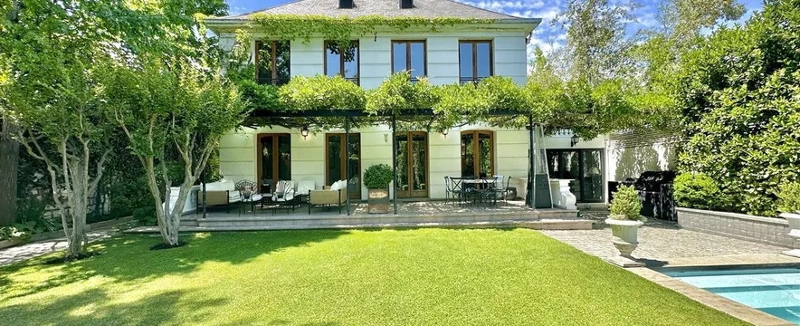 Remodelada: Baztán / San Crescente / Villa María - Barrio El Golf - Las Condes - RM (Metropolitana)