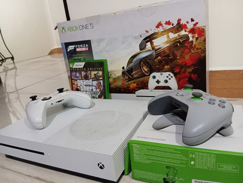 ¡se Vende X Box One S! Cuenta Con- 1 Tera- 2 Controles