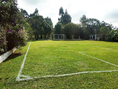 Vende-se Linda Chácara Com Estrutura Muito Bem Planejada - Quitandinha Pr