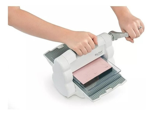 Imagem 5 de 5 de Máquina De Corte Relevo Sizzix Big Shot Foldaway Kit C/dies