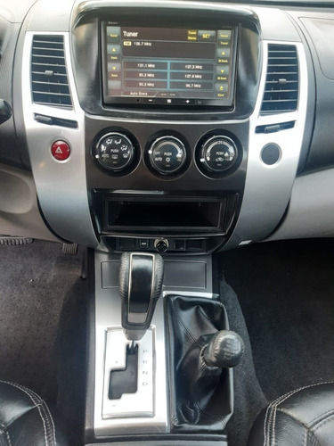 Imagem 7 de 15 de Pajero Dakar 3.2 4x4 T. Diesel Autom. 7 Lug 2012
