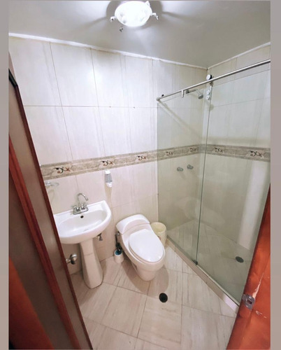Imagen 7 de 15 de Venta De Casa Quinta, Sector Colinas De Pirineos. Adlz