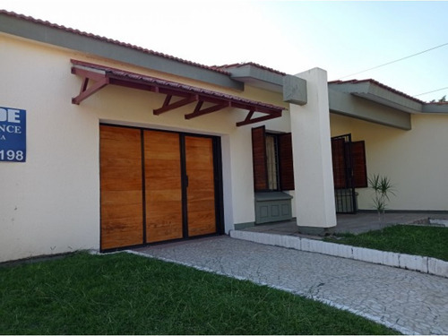 Imagen 3 de 16 de Casa Tres Dormitorios Barrio Poeta Lugones