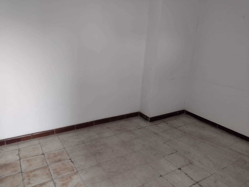 Imagen 12 de 30 de Se Vende Casa Con Oficinas Para Inversion (s.m)