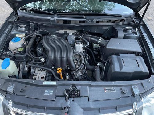 Volkswagen Bora 2.0 Trendline 115cv 1ra. Mano Inmaculado