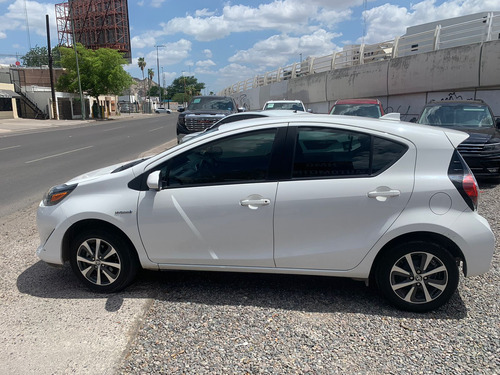 Toyota Prius 2021