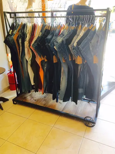 Percheros de hierro para local de ropa hotsell