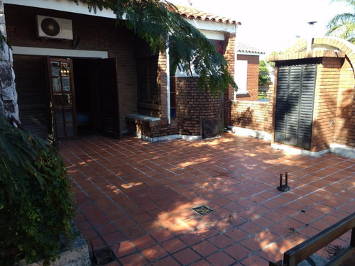 Imagen 14 de 17 de Casa De 3 Dormitorios En Venta En Alberdi Centro Con Cochera Para 3 Autos