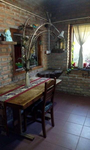 Imagen 6 de 13 de Villa Giardino Local Con Vivienda Sobre Camino De Los Artesanos