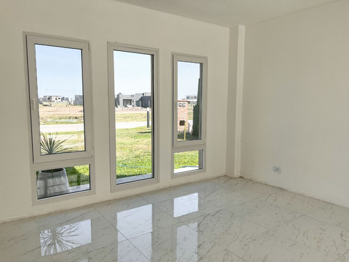Imagen 5 de 14 de Alquiler Anual De Casa A Estrenar En Lagos De Canning