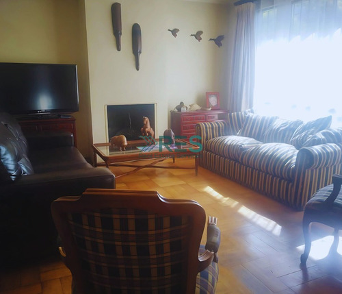 Casa En Venta De 4 Dorm. En Las Condes
