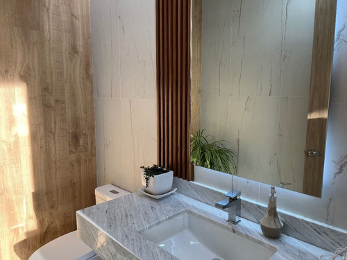 Doble Altura, Amplio Jardín, Vapor- La Vista Residencial