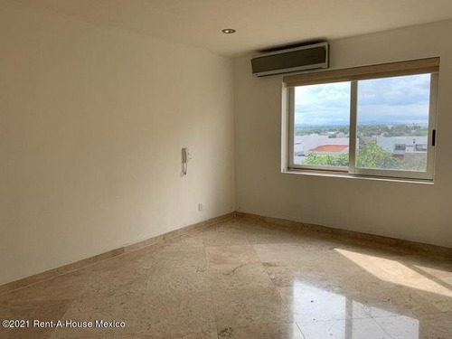 Imagen 8 de 10 de Hermosa Casa En Campanario Diseño Toscano Jf