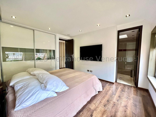 Penthouse De Lujo Y Exclusividad Con Vistas Panorámicas Lomas Del Sol, Caracas. Mo 24-3087