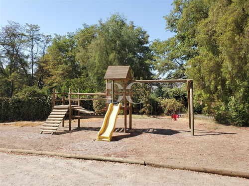 Casa En Venta De 5 Dorm. En Colina Chicureo, Las Brisas