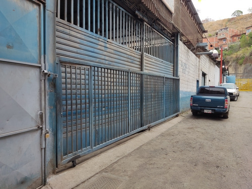 Imagen 1 de 10 de Se Vende Fábrica De Muebles Para Oficinas 40 Años De Experiencia