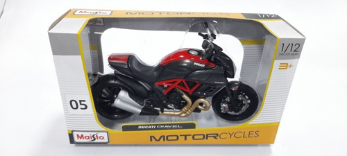 Moto Escala Ducati Diavel Carbon 1/12 Maisto