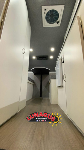 Camper