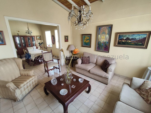 Imponente Casa En Zona Privilegiada Urb Santa Elena, Conjunto Privado Del Este Barquisimeto \\ Mehilyn Perez Tu Asesor De Confianza //