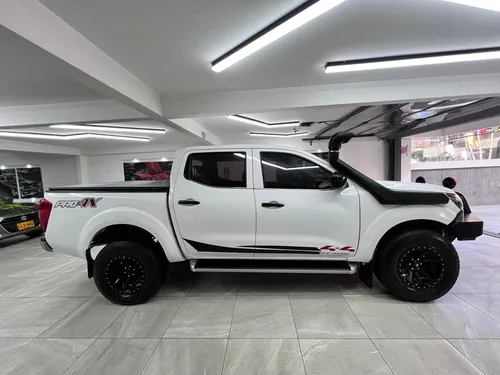 Nissan Frontier Diesel Mt 2.5 4*4 2020