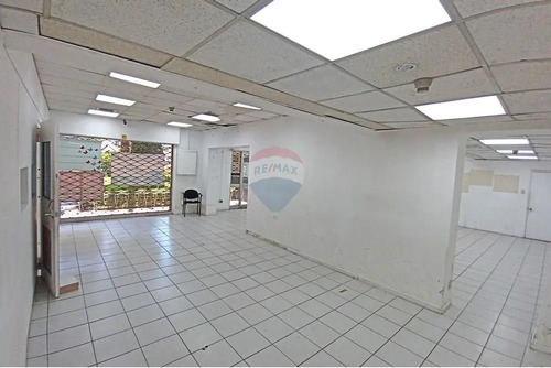 Arriendo Local Dos Niveles Metro Ñuñoa