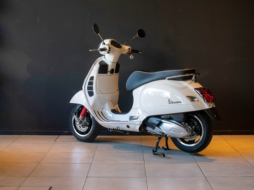 Imagen 7 de 25 de Scooter Vespa Gts Hpe Super 300 Financia 18 Cuotas