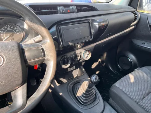 Toyota Hilux 2.7 Cabina Sencilla Mt