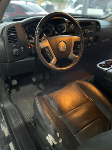Imagen 6 de 15 de Chevrolet Silverado Lt